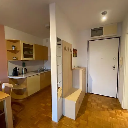 Apartma Felicija *